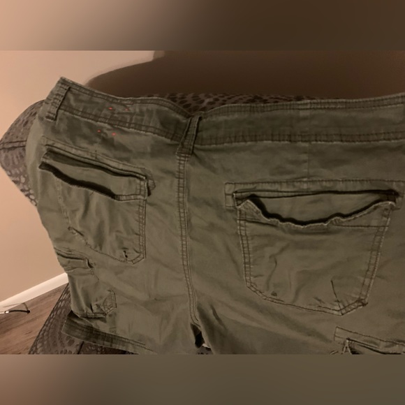 Union Bay Mens Cargo Shorts, Size 40 W, Great Condition - Picture 5 of 12